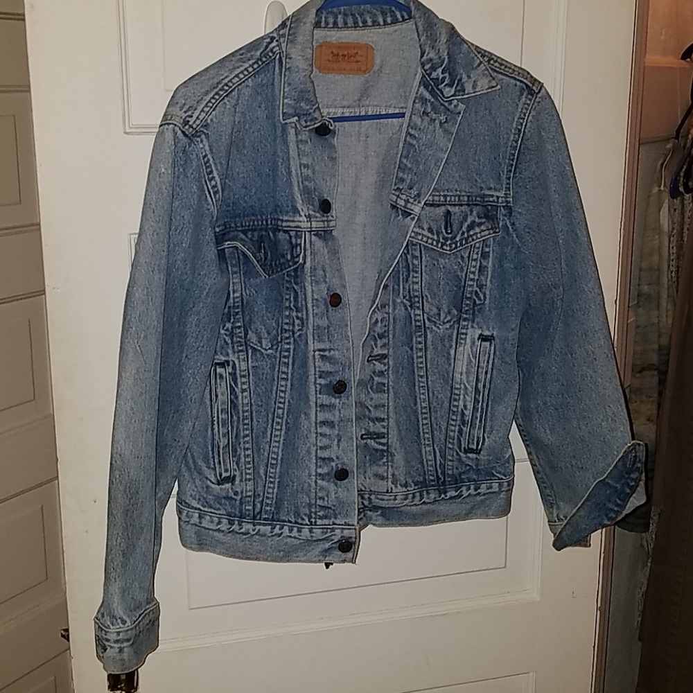 Womens Levi's Jean jacket size 38.